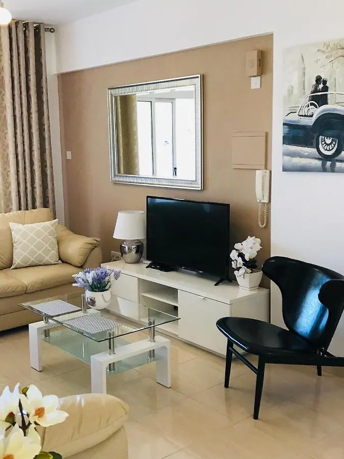Pool Apartment Larnaca